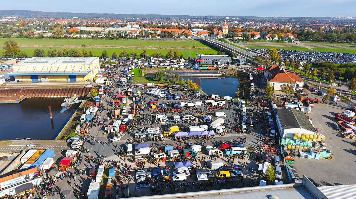 Markt am Elbufer