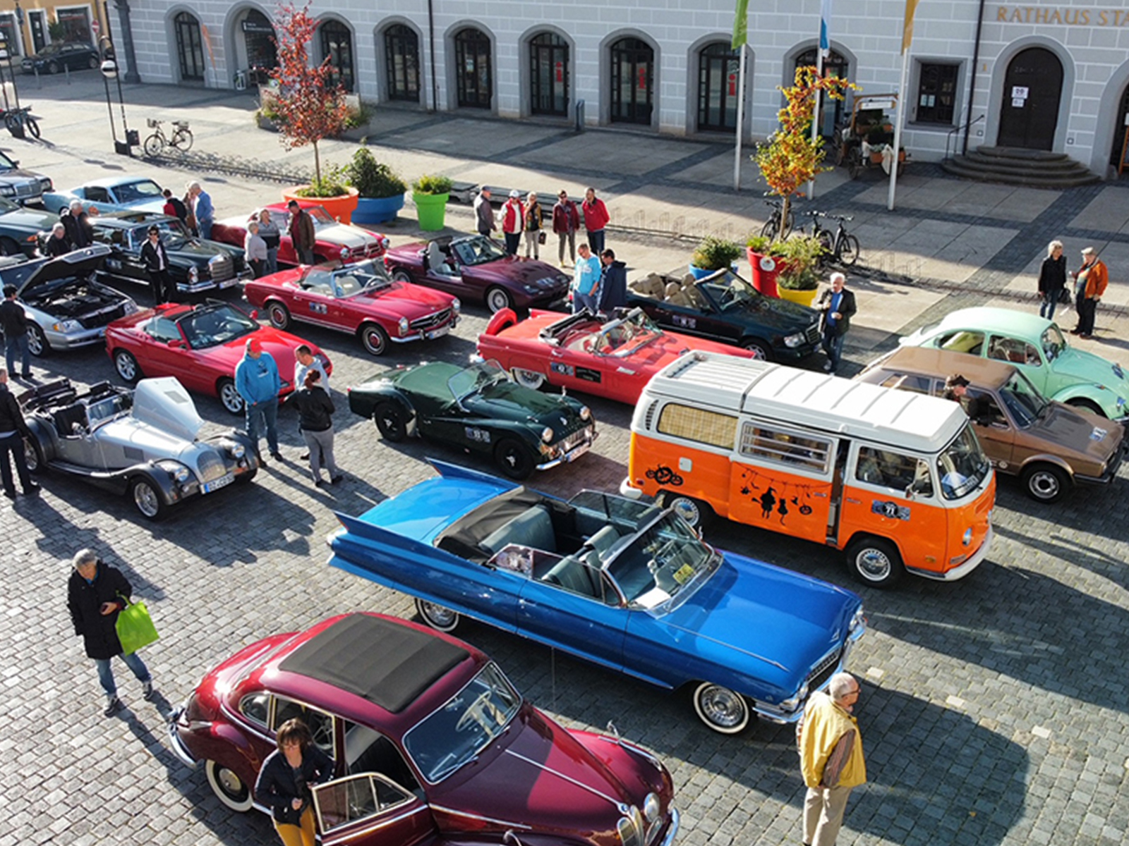 Großer Bahnhof im Classic Depot in Darmstadt anlässlich der Übergabe der Spenden an die Mediziner aus Mainz und Gießen sowie der verlosten Klassiker an die glücklichen Gewinner.