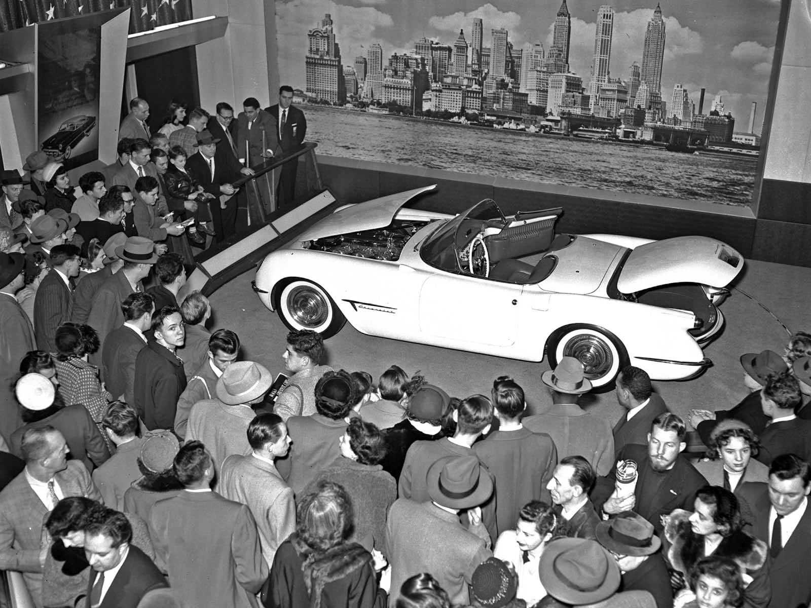 Vor rund 70 Jahren präsentierte General Motors das erste Großserienauto mit Kunststoffkarosserie: die Corvette