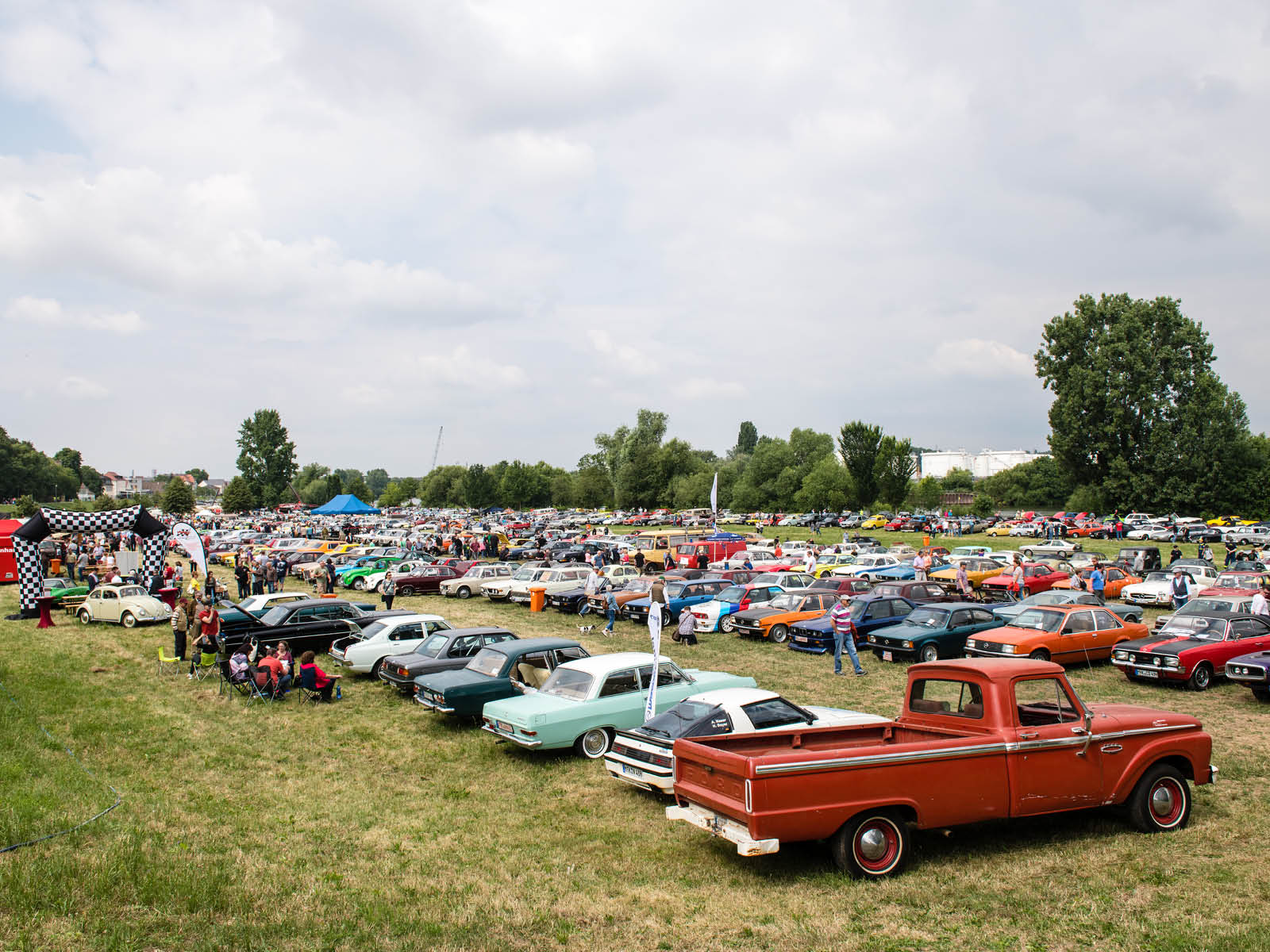 Klassikertreffen an den Opelvillen