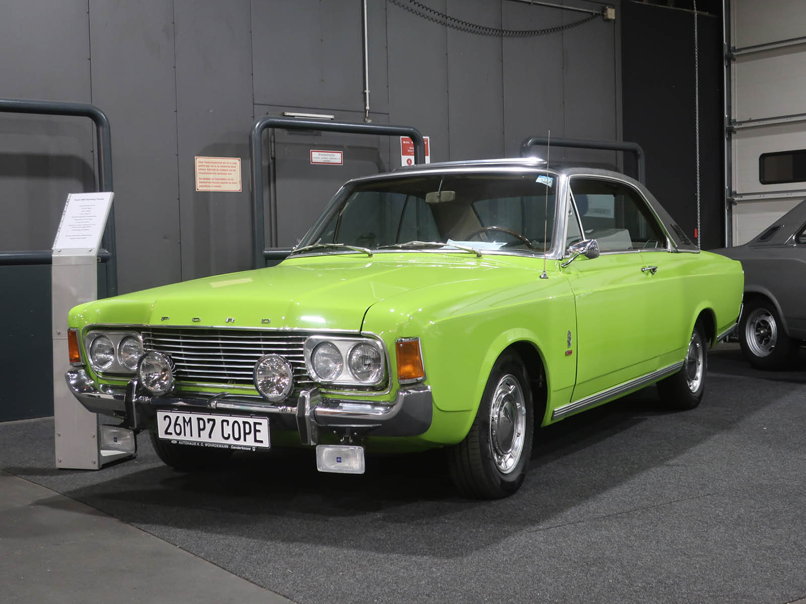Schreit in Lemongrün: Ford 26 M Hardtop Coupe aus dem Jahr 1971