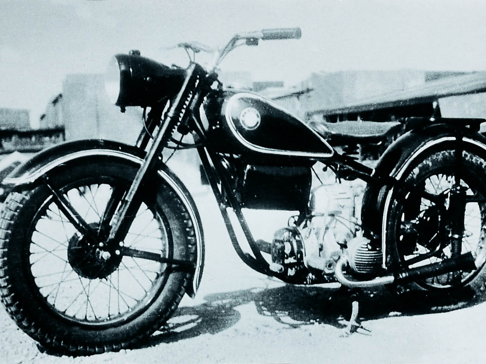 BMW R24