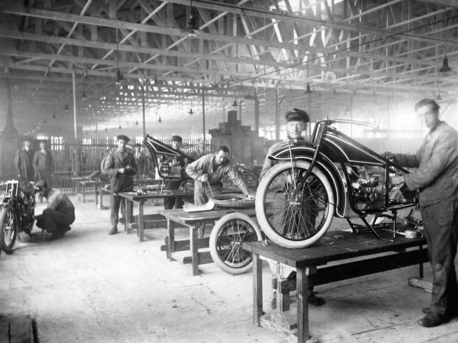 BMW R32   Das erste „Motorrad mit Propeller“ wird 100! 