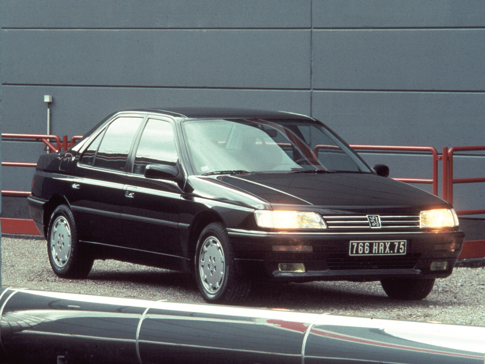 Peugeot 605