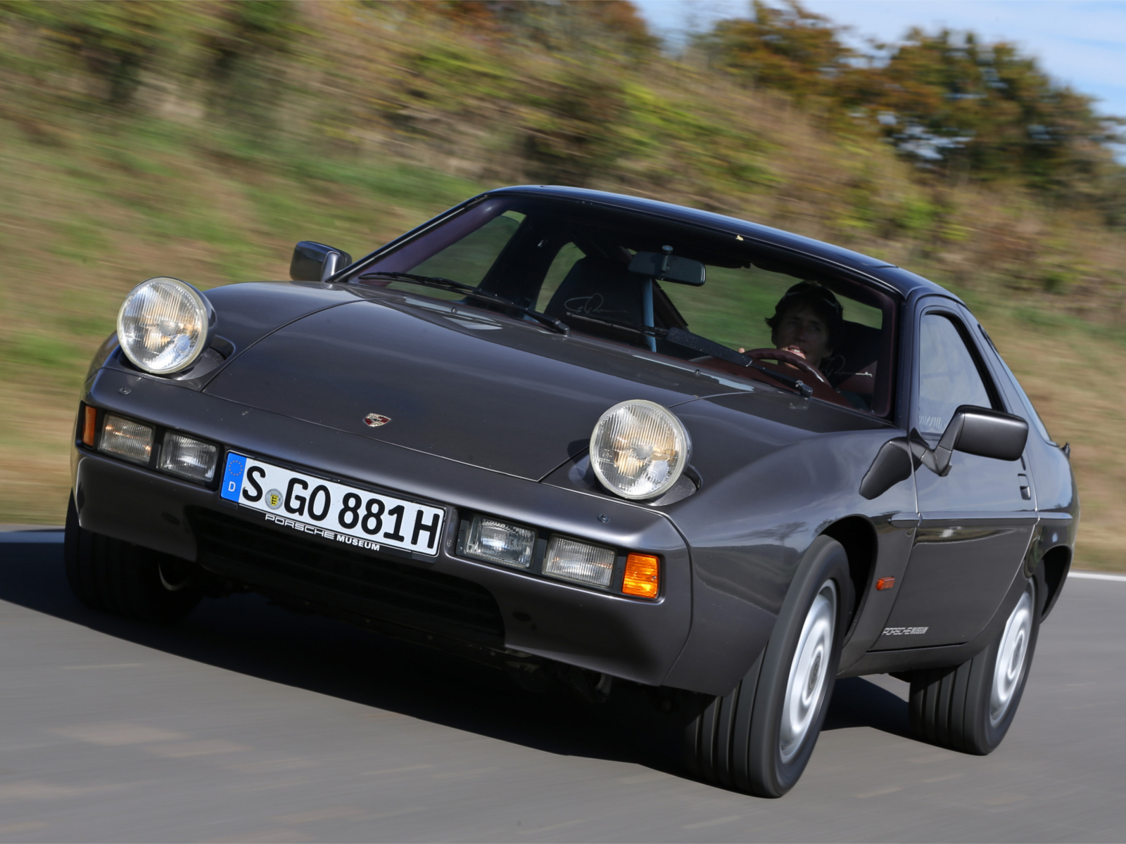 Porsche 928