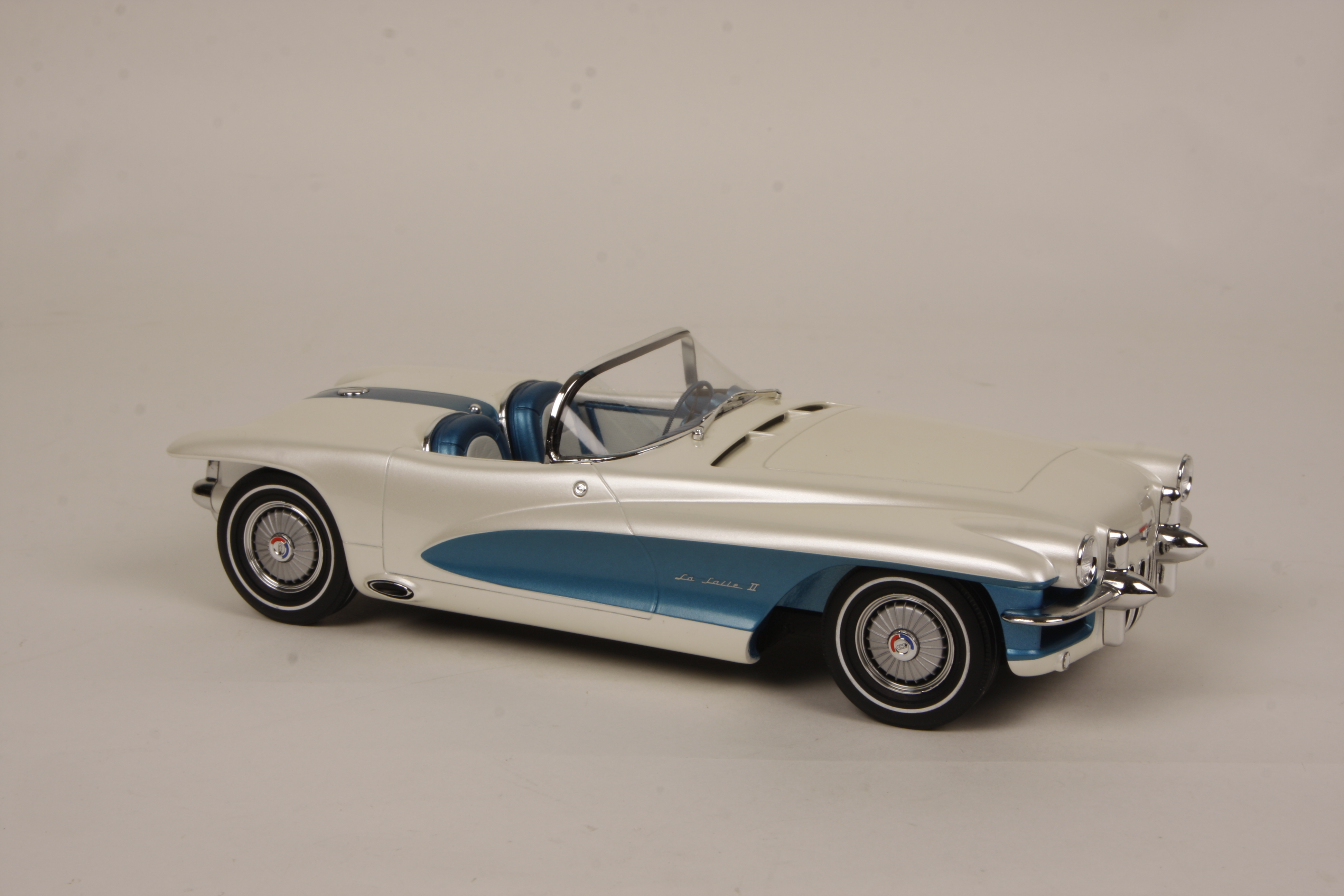 (1:18) La Salle Roadster II Concept von Minichamps