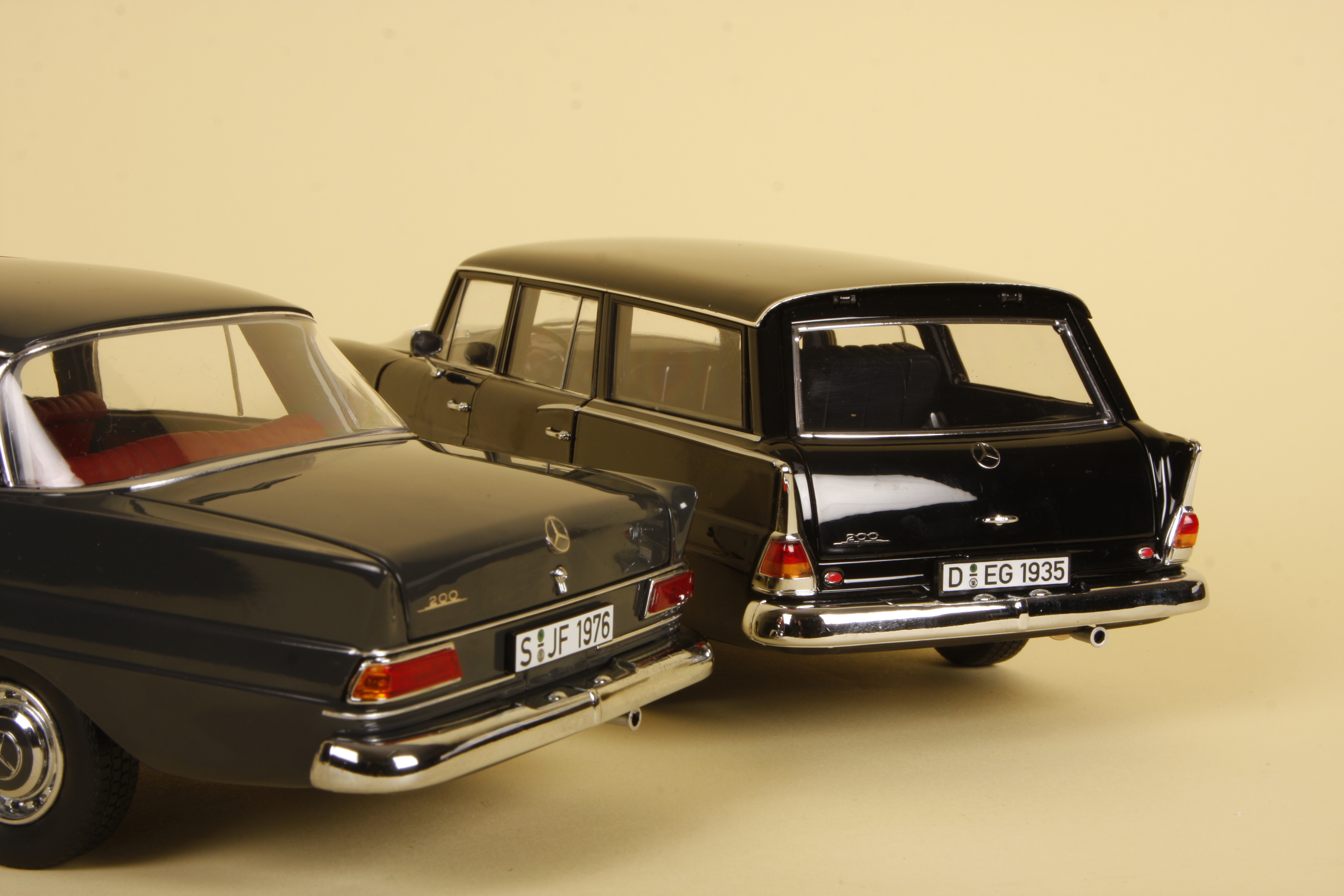 (1:18) Mercedes Benz 200 (W110)  Limousine und Kombi von Norev