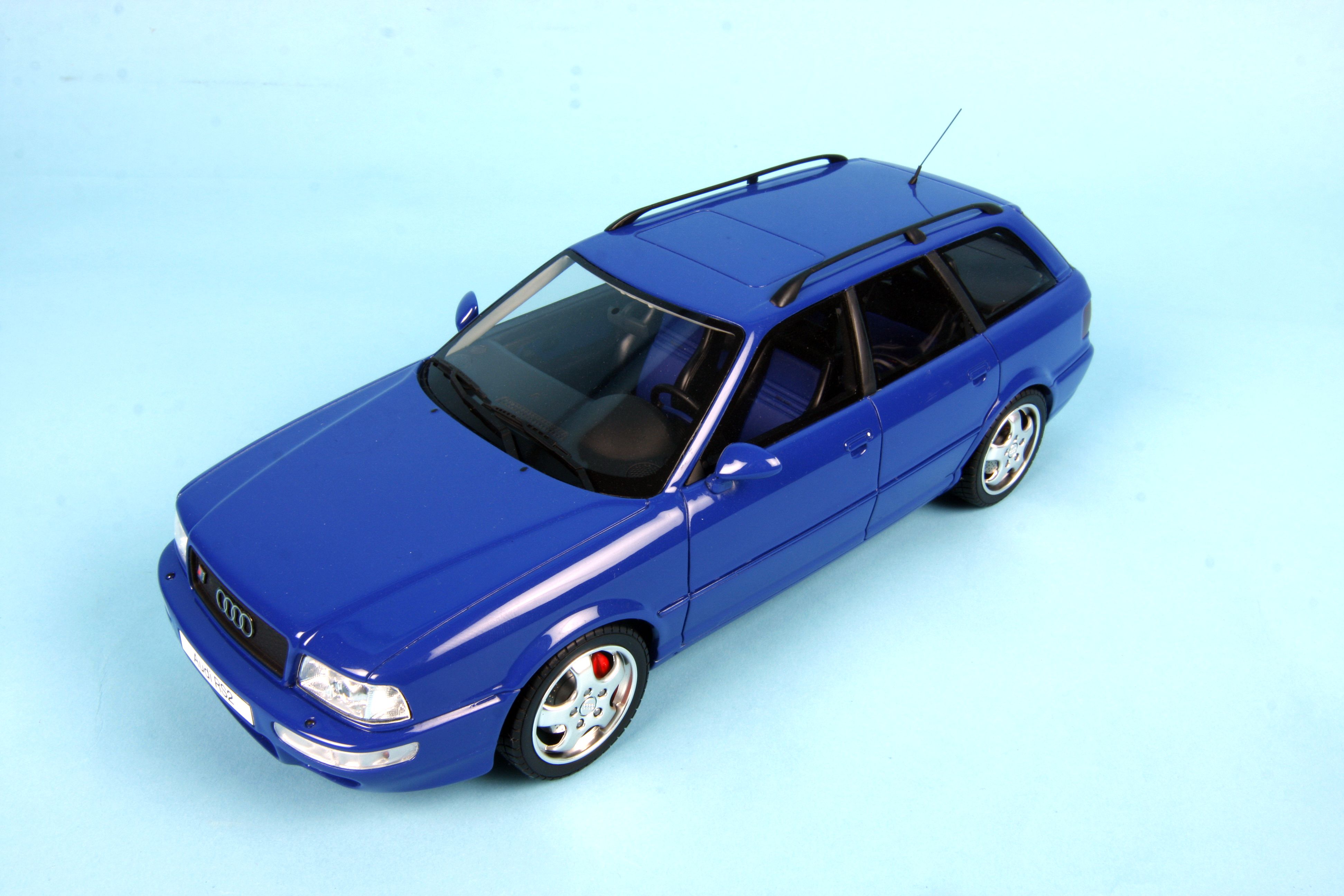 (1:18) Audi Avant RS2 von Ottomobile
