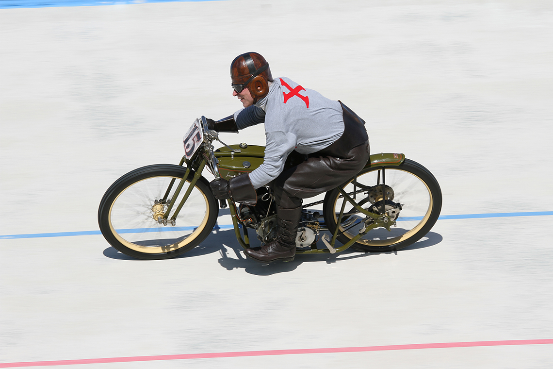 Trackracer