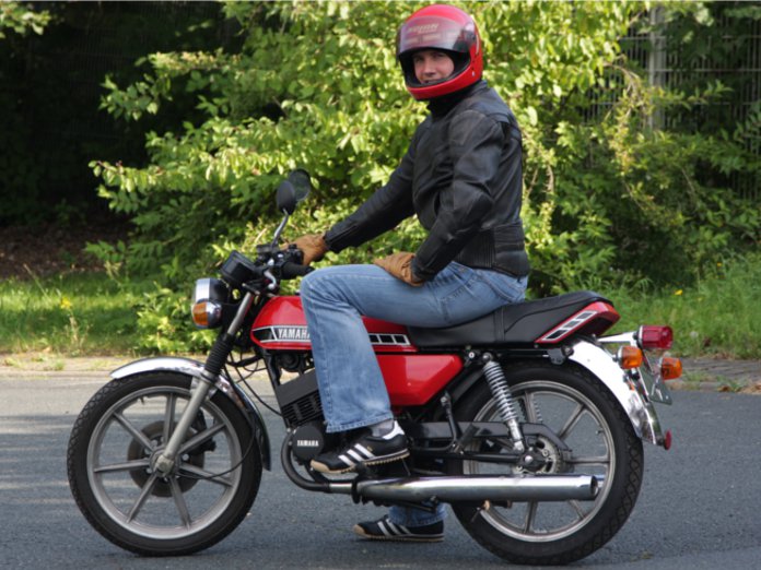 Yamaha RD 200 Kinderkrebshilfe OLDTIMER MARKT